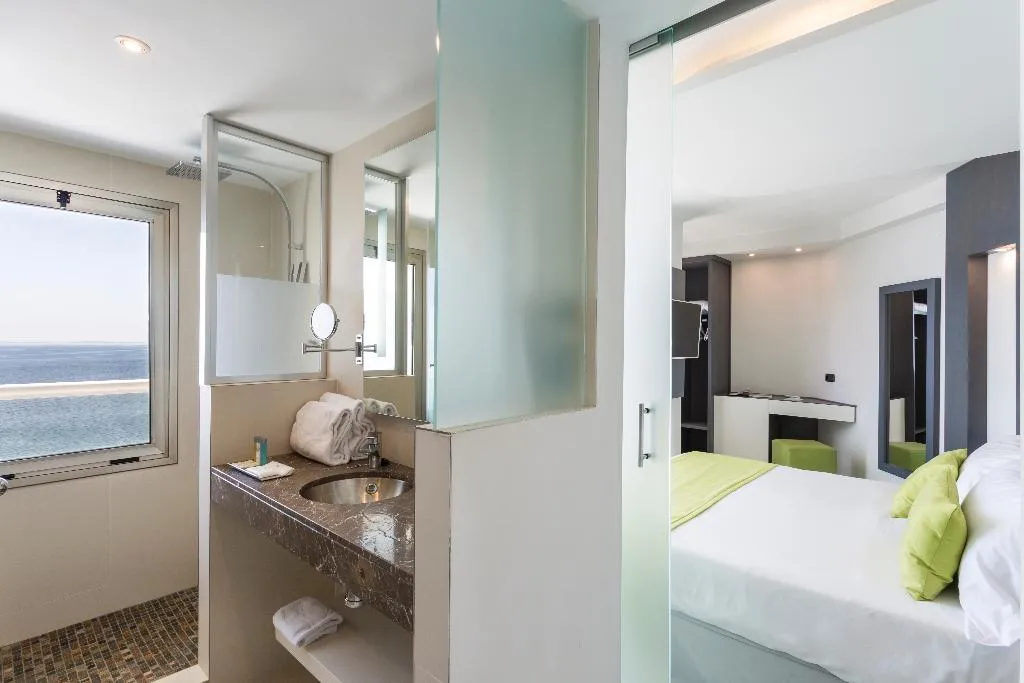 JUNIOR SUITE CAPACITY 2 WITH AIR CONDITIONING Room, Sirenis Hotel Tres Carabelas & SPA, Ibiza