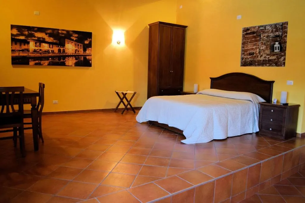 Room, Corte Certosina, Milan