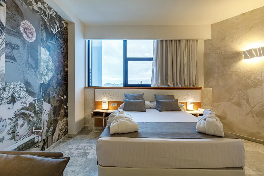 Room WITHOUT BALCONY Room, Madeira Centro, Costa Blanca