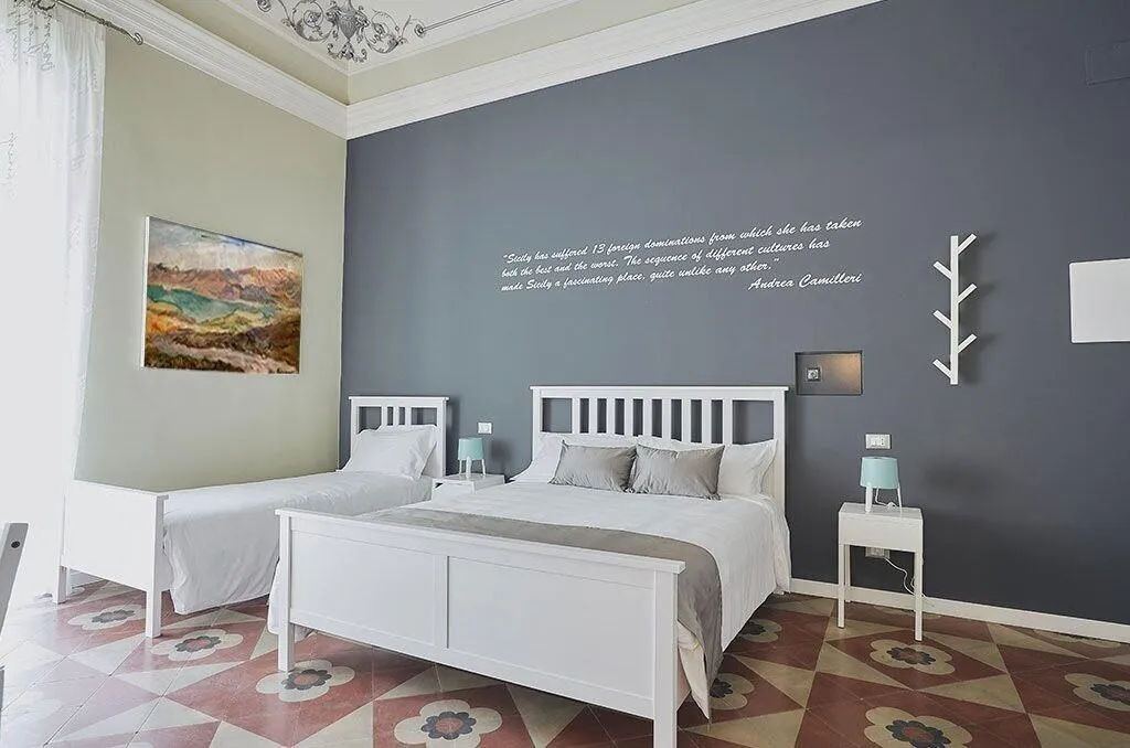 Room, Corte dei medici - Palace, Catania