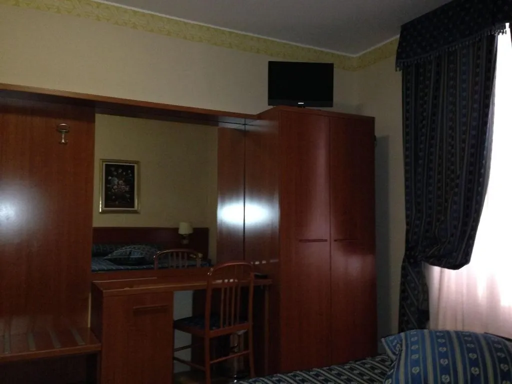 Room, Hotel Fenicia, Naples