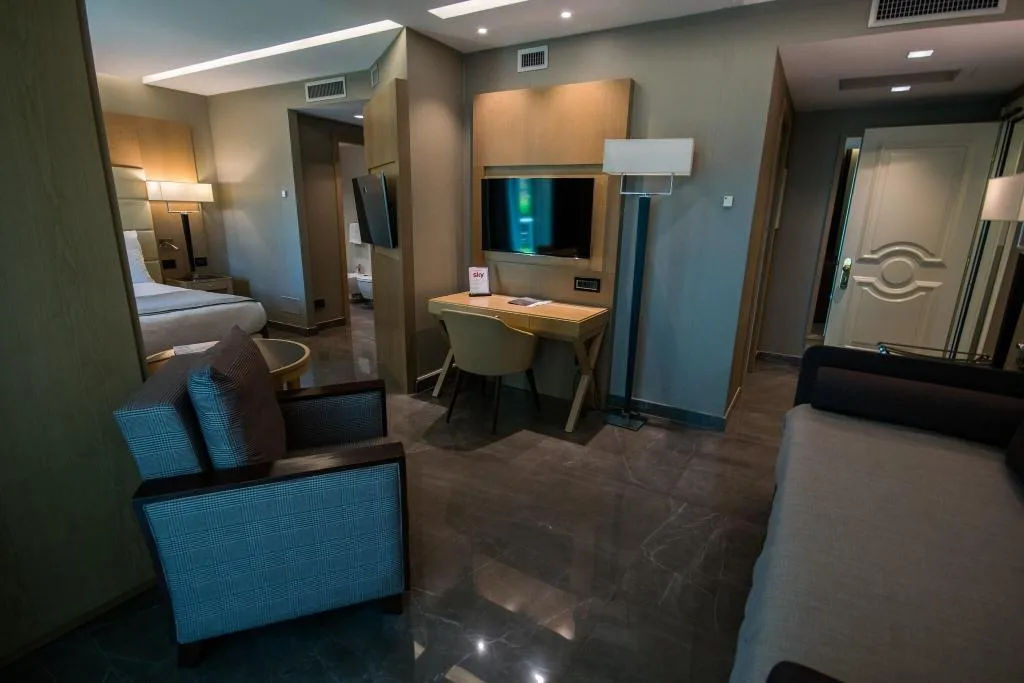 SUITE KING SIZE BED Room, Hotel Forum, Naples