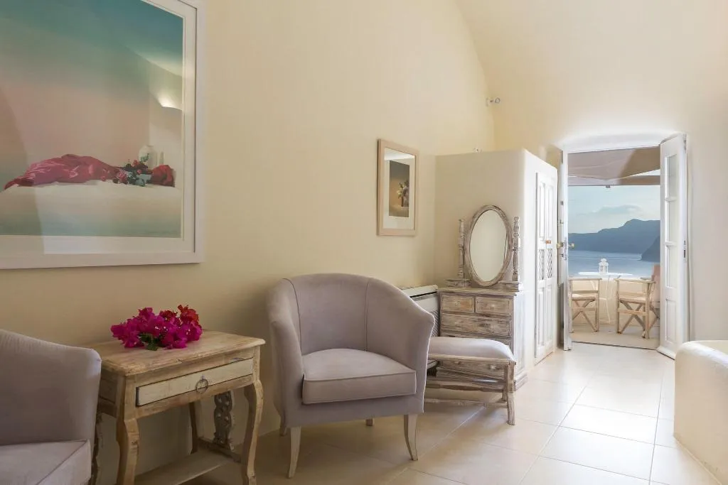 CAVE HONEYMOON Room, Oia Mare Villas, Santorini