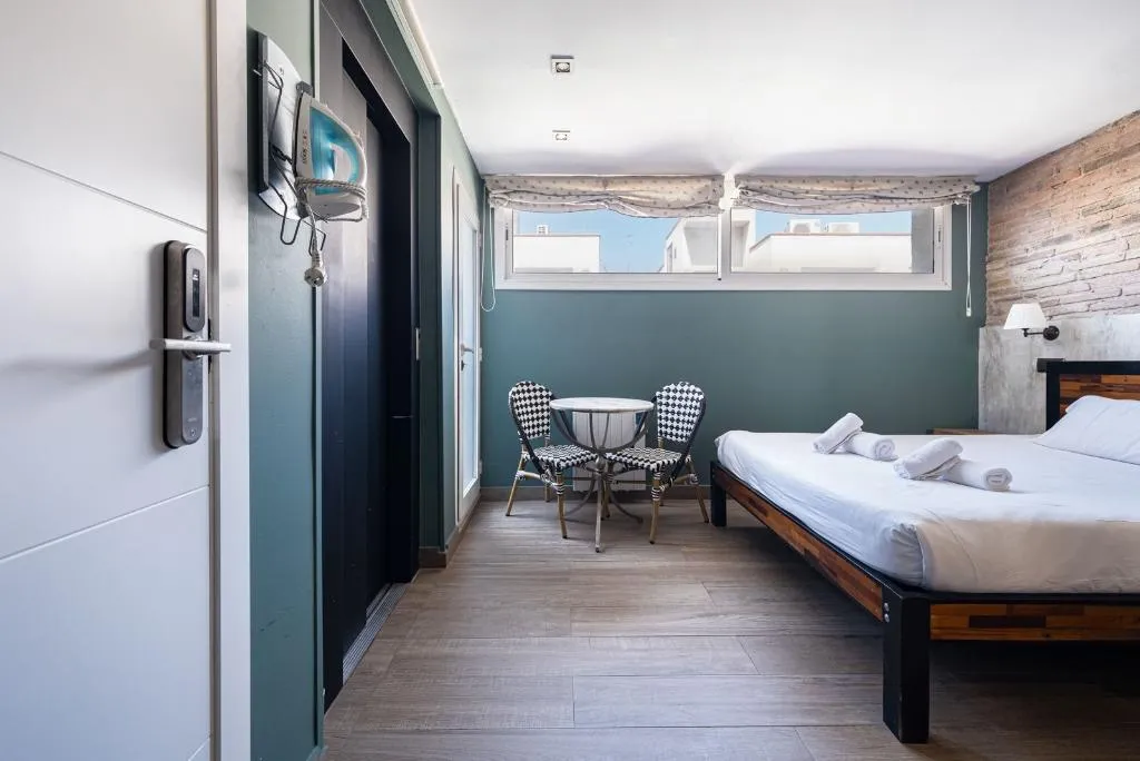 STUDIO BASIC Room, AinB Born Damas Apartment, Barcelona