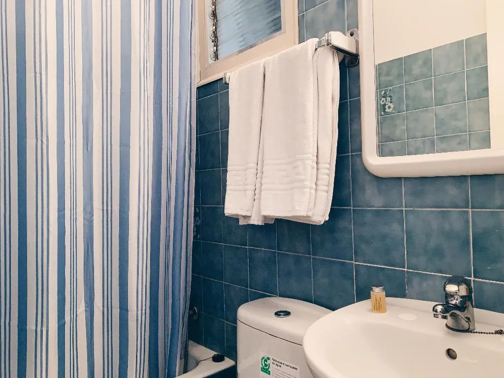 Double or Twin STANDARD Room, Hostal Portbou, Costa Brava