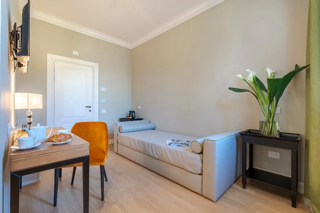 JUNIOR SUITE DELUXE Room, Villa Neroli, Florence