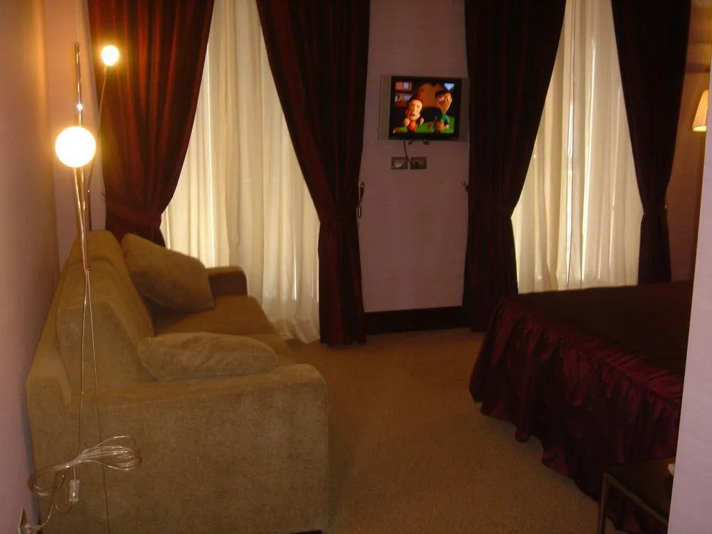Room, MH Design, Naples