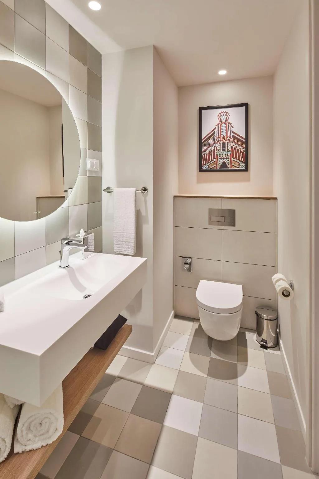 DOUBLE QUEEN SIZE BED Room, Hampton by Hilton Barcelona Fira Gran Via, Barcelona