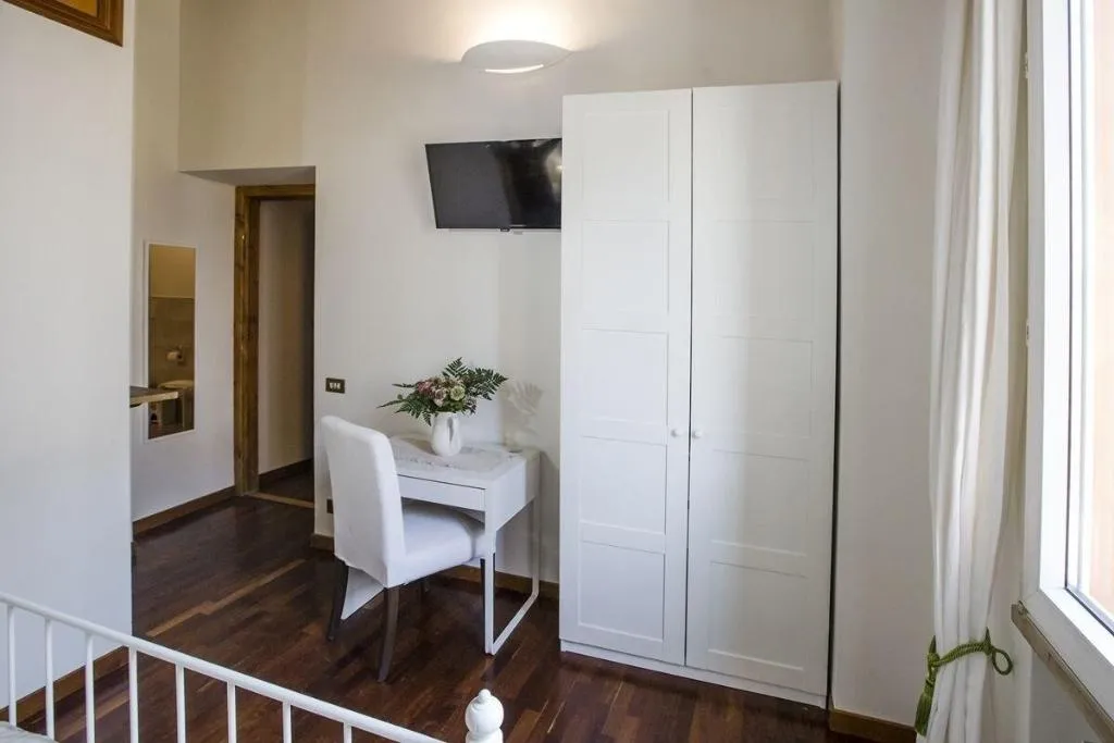 Room, Pettinary Village, Rome