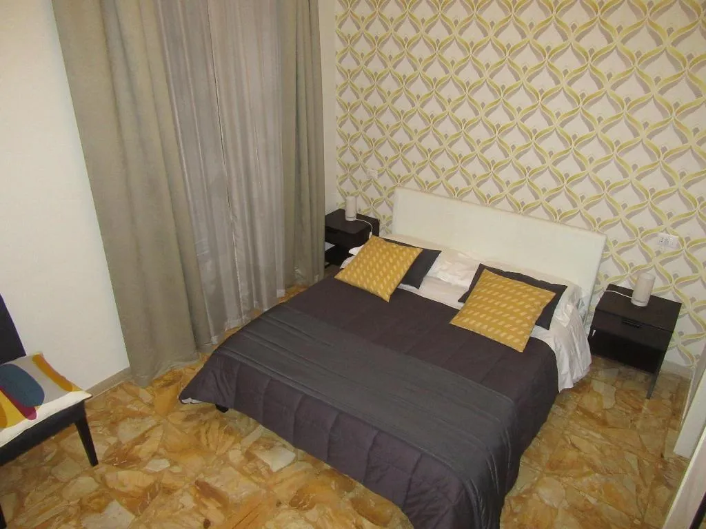 Room, B&B Rettifilo, Naples