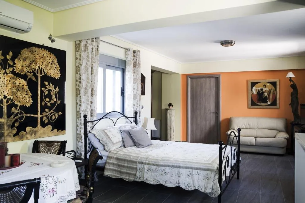 Room, Villa d'Irene - near Athens airport, 200 meters fr, Athens