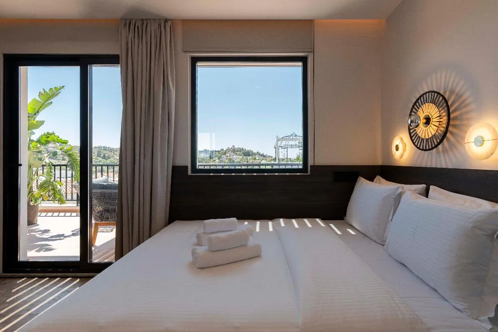 DOUBLE WITH BALCONY WITH VIEWS Room, Parea, Athens