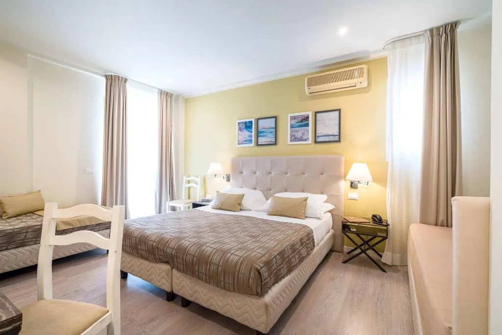 TRIPLE SIDE SEA VIEW Room, Hotel Rivage Taormina, Taormina
