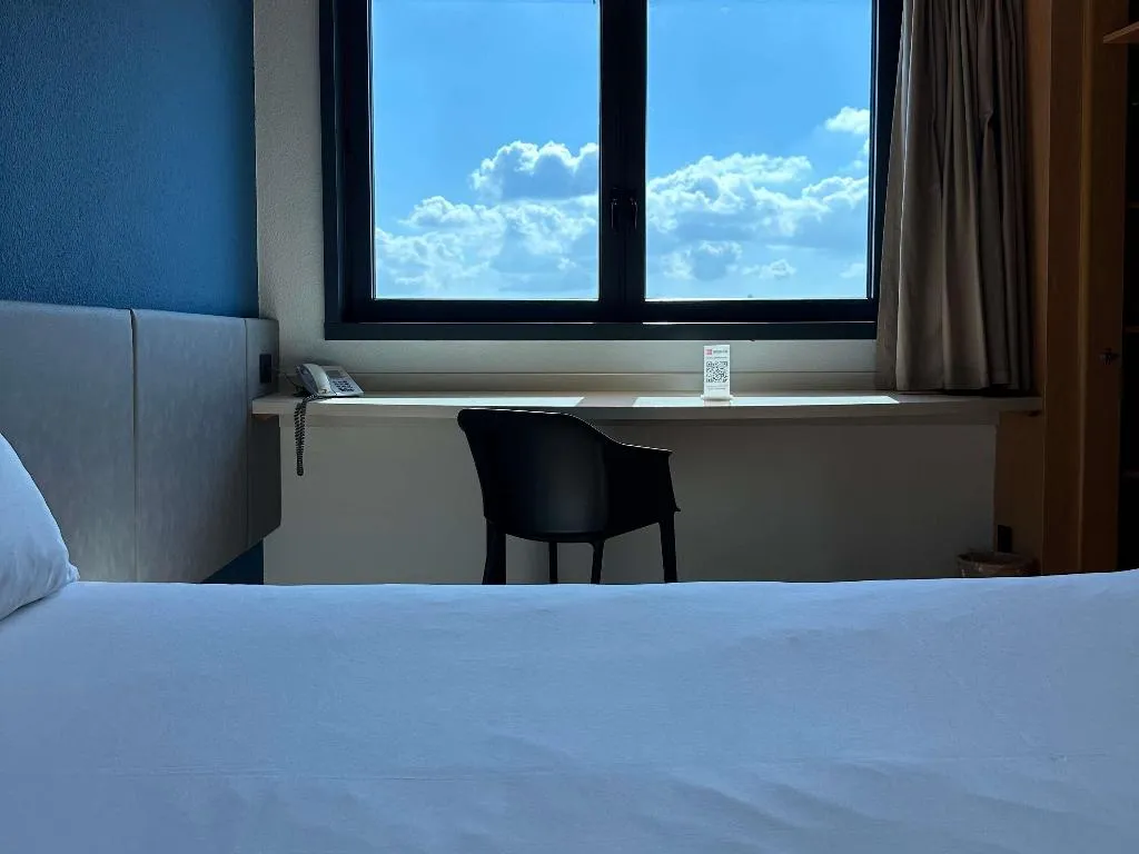 DOUBLE WITH DOUBLE BED Room, Ibis Roma Fiera, Rome