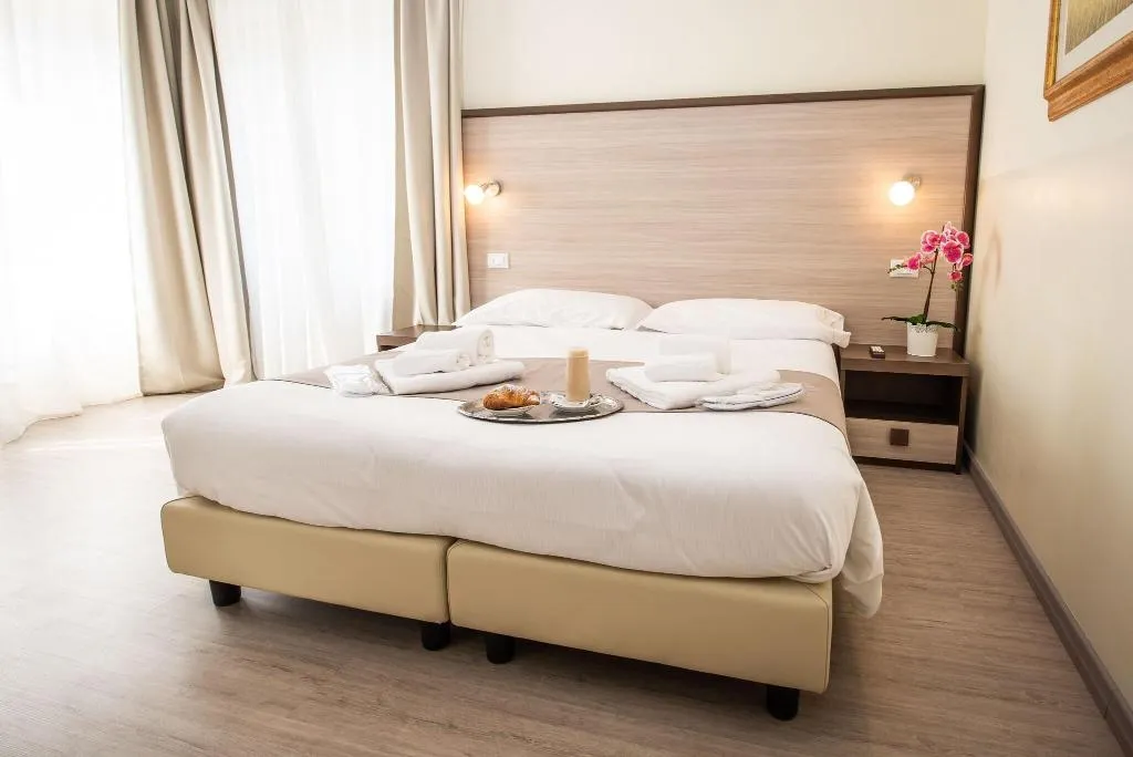 Room, Hotel Rosa, Milan