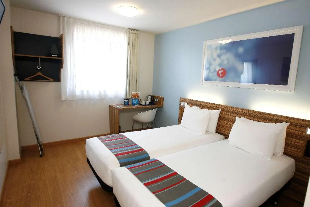 Room STANDARD Room, Travelodge Barcelona Poblenou, Barcelona