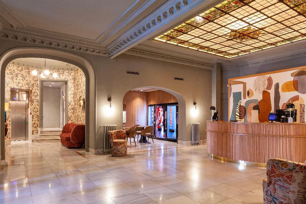 Lobby, Mediodia, Madrid