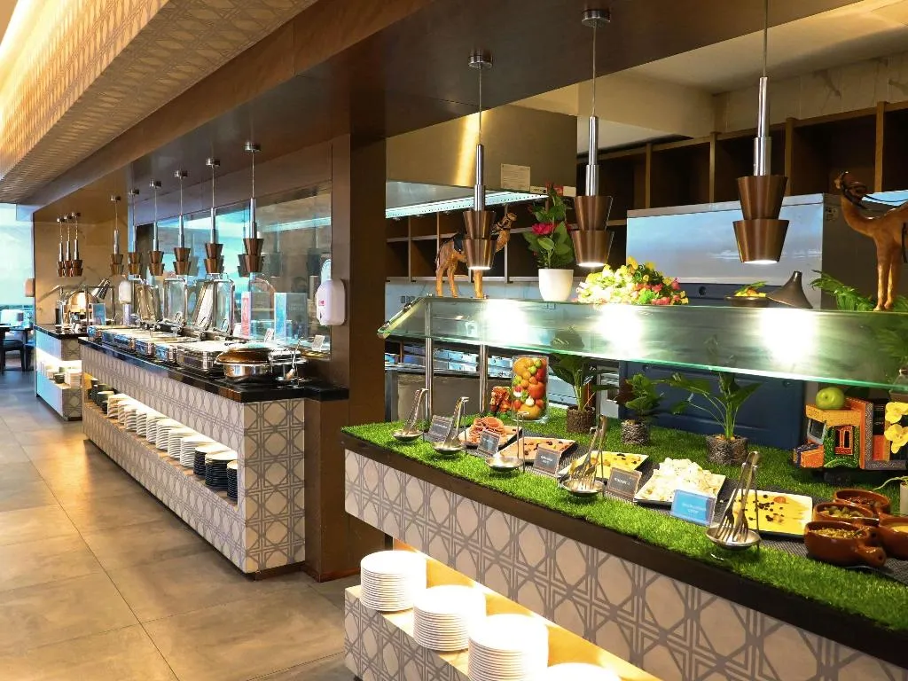 Restaurant, Novotel Dubai Gold District, Dubai