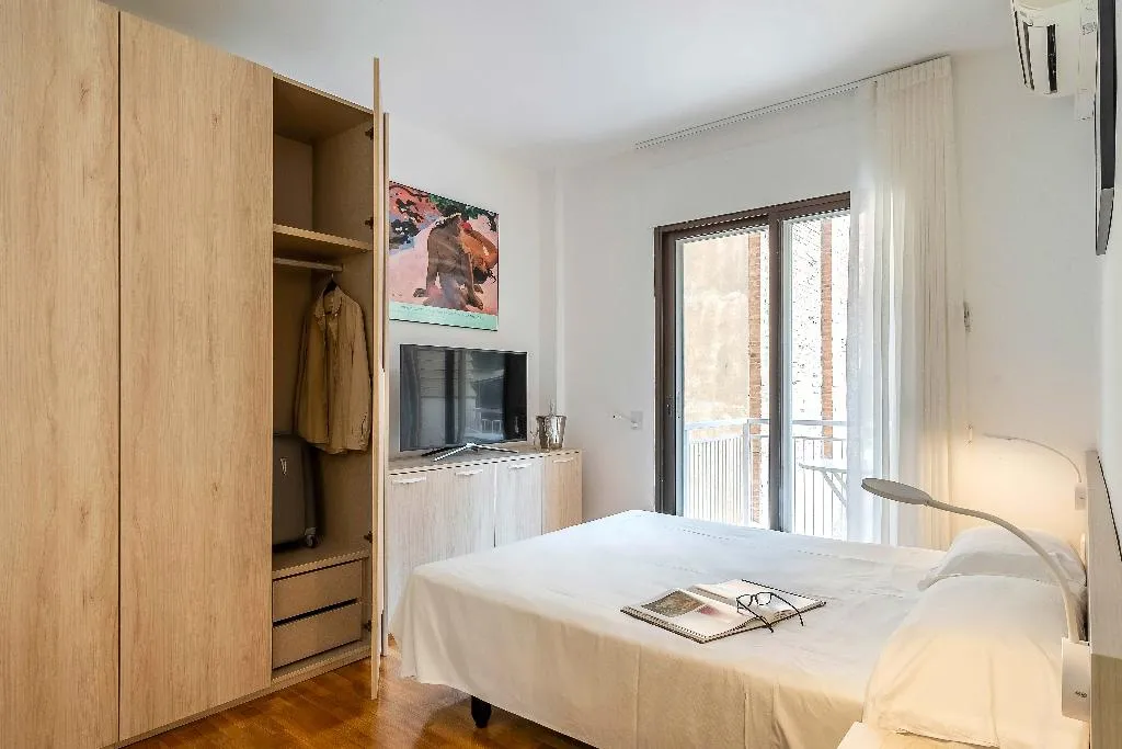APARTMENT CAPACITY 4 Room, Aparthotel Bertran, Barcelona