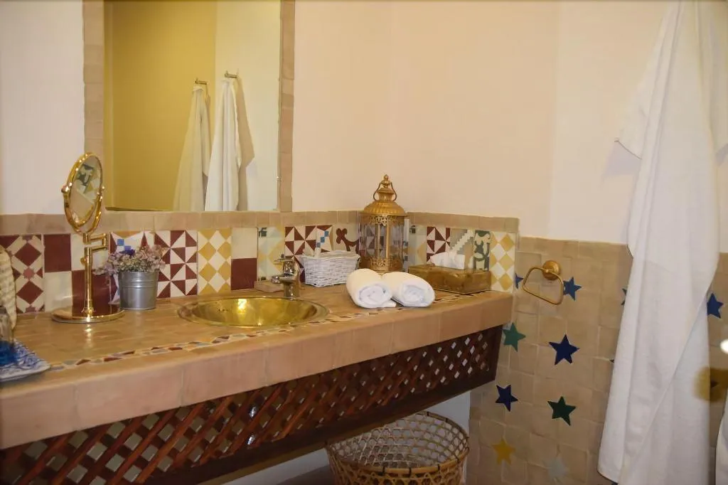 Room, Aal Cachucho, Madrid