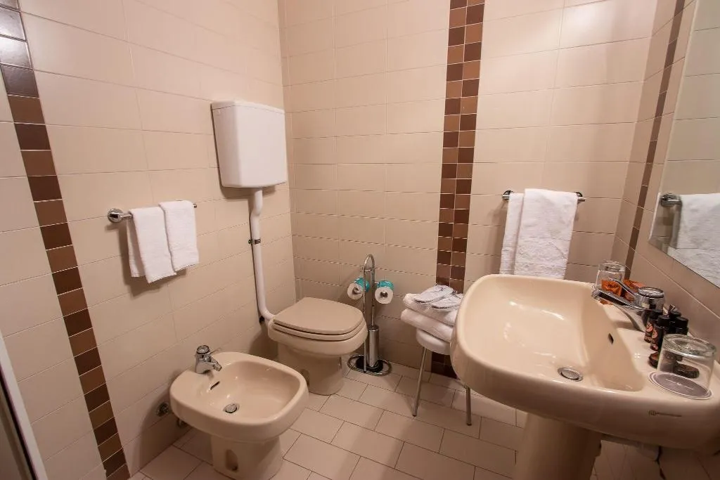 DOUBLE ECONOMY Room, Le Due Corti, Milan