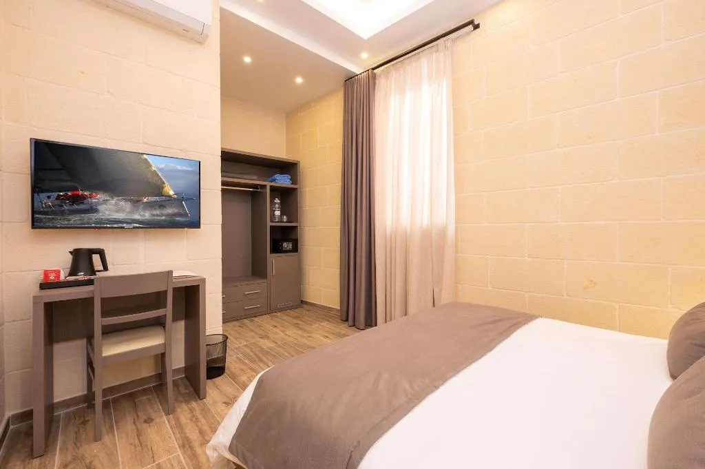 Room, C4 Retreats Gozo, Gozo