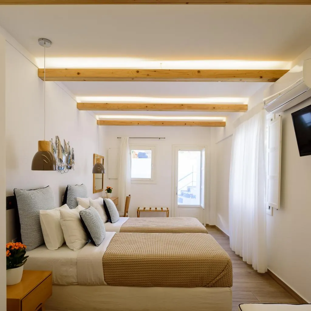 TRIPLE ECONOMY Room, Karidis, Santorini