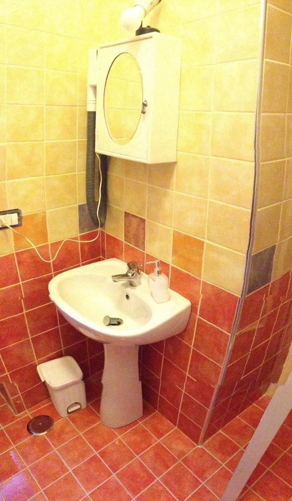 Room, B&B PompeiLog, Naples