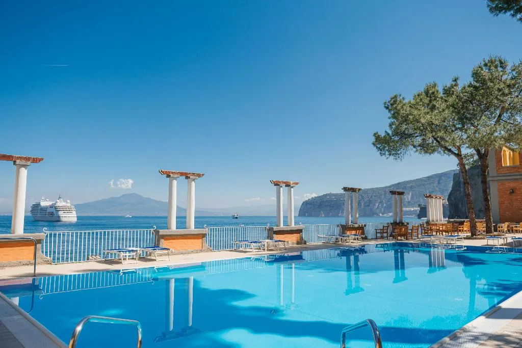 Pool, Grand Hotel Europa Palace, Naples