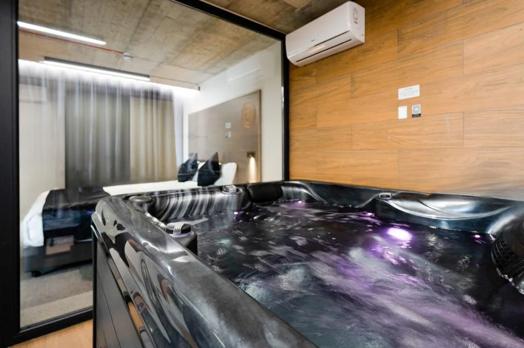 SUITE WITH JACUZZI Room, Grands Suites Hotel Residences & Spa, Malta