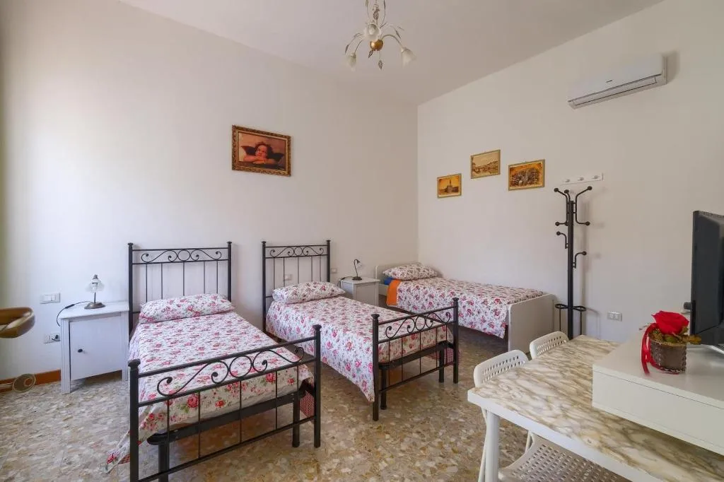 Room, Dimora Del Magnifico, Florence