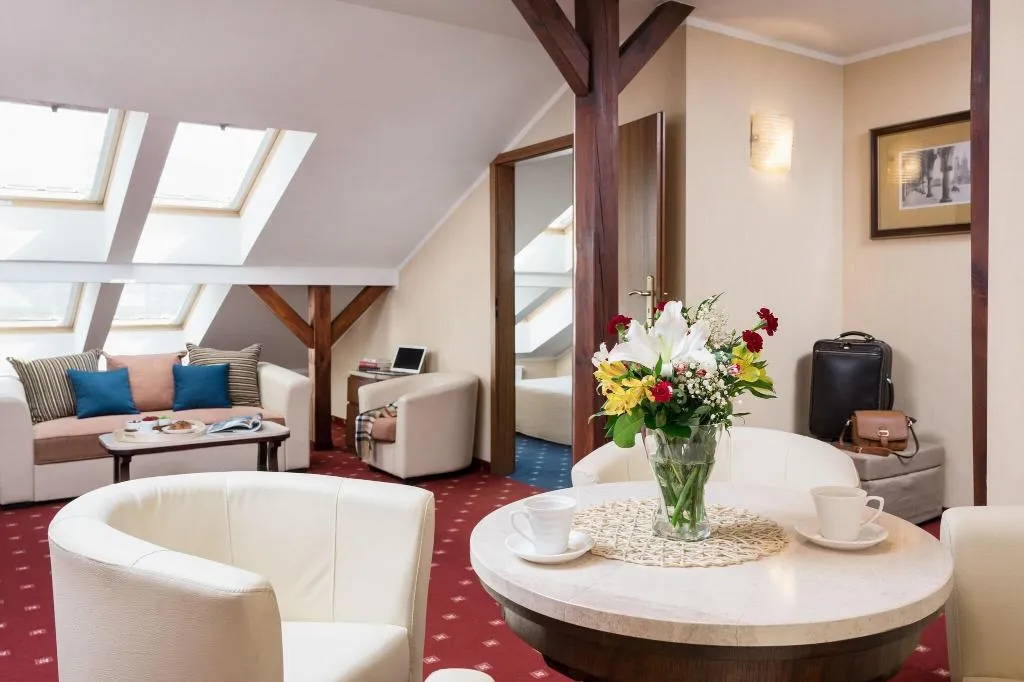 APARTMENT KING SIZE BED Room, Booking Hotel Crown Piast & Spa*****, Krakow