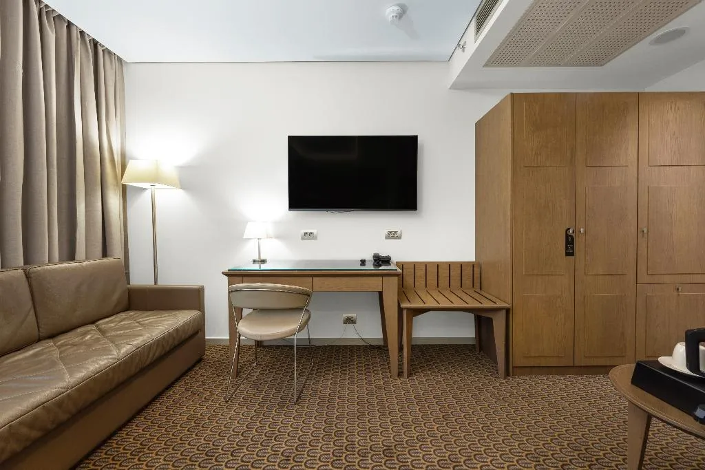Double or Twin EXECUTIVE Room, Hotel Royal Prague, Prague