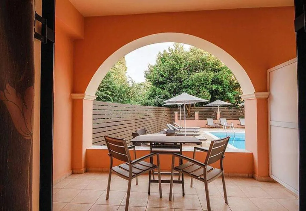 STUDIO DELUXE POOL VIEW Room, Bella De Lux Apts, Corfu