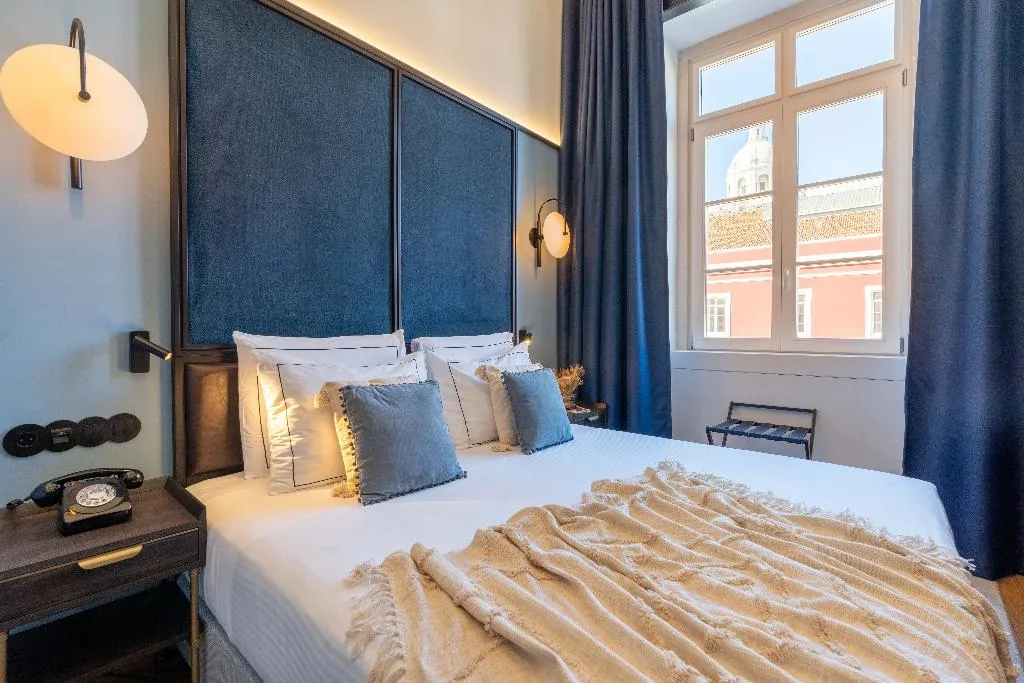 DOUBLE SUPERIOR Room, The Editory Riverside Santa Apolonia Hotel, Lisbon
