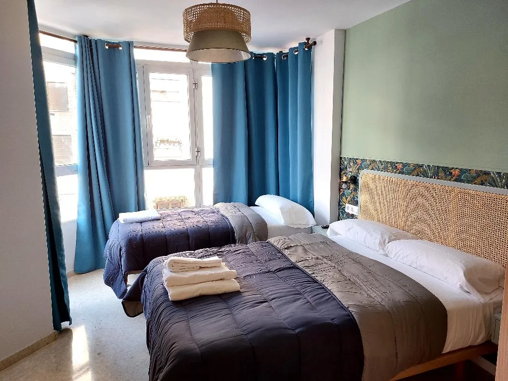 TRIPLE DELUXE Room, Habitaciones Barra89, Valencia