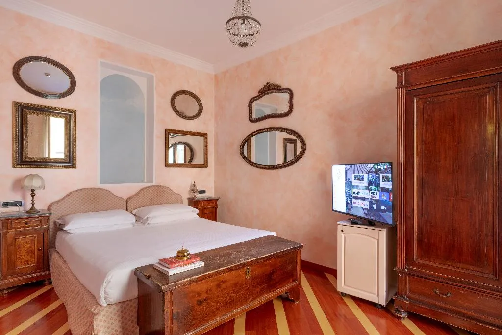 Room, Sanpi Milano, Milan