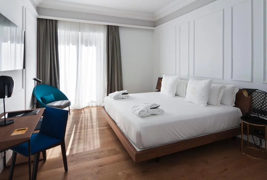 Room, One Shot Palacio Reina Victoria 04, Valencia