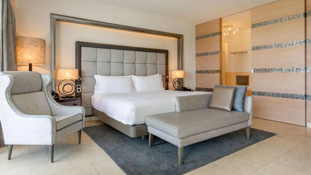DOUBLE GUEST ROOM KING BED Room, Conrad Algarve, Algarve
