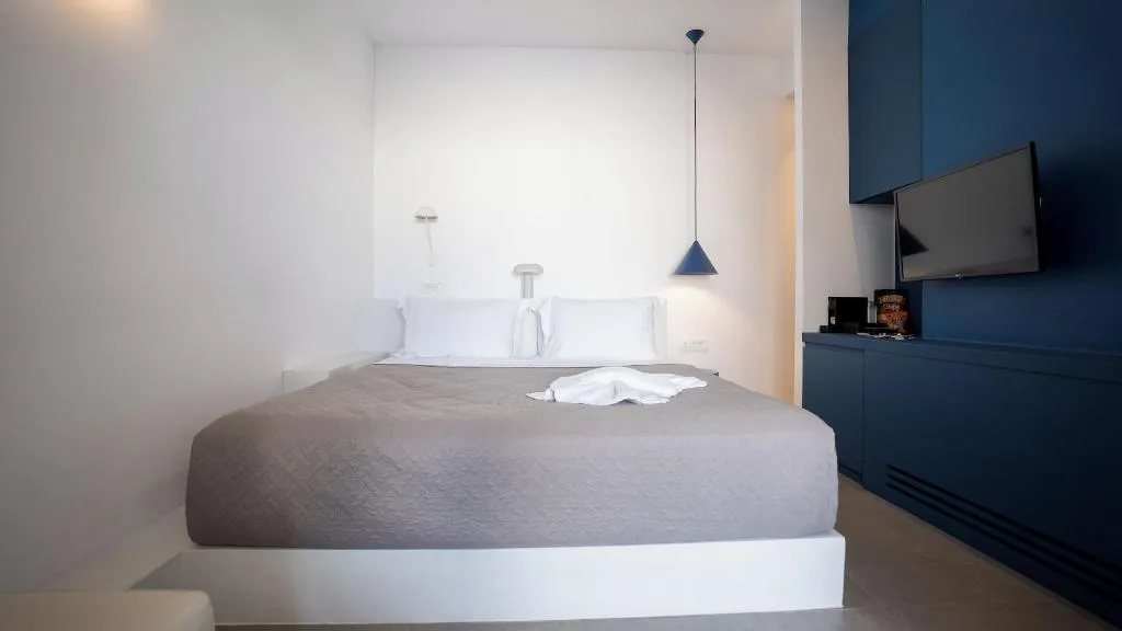 Room, Neo Luxury Suites, Santorini