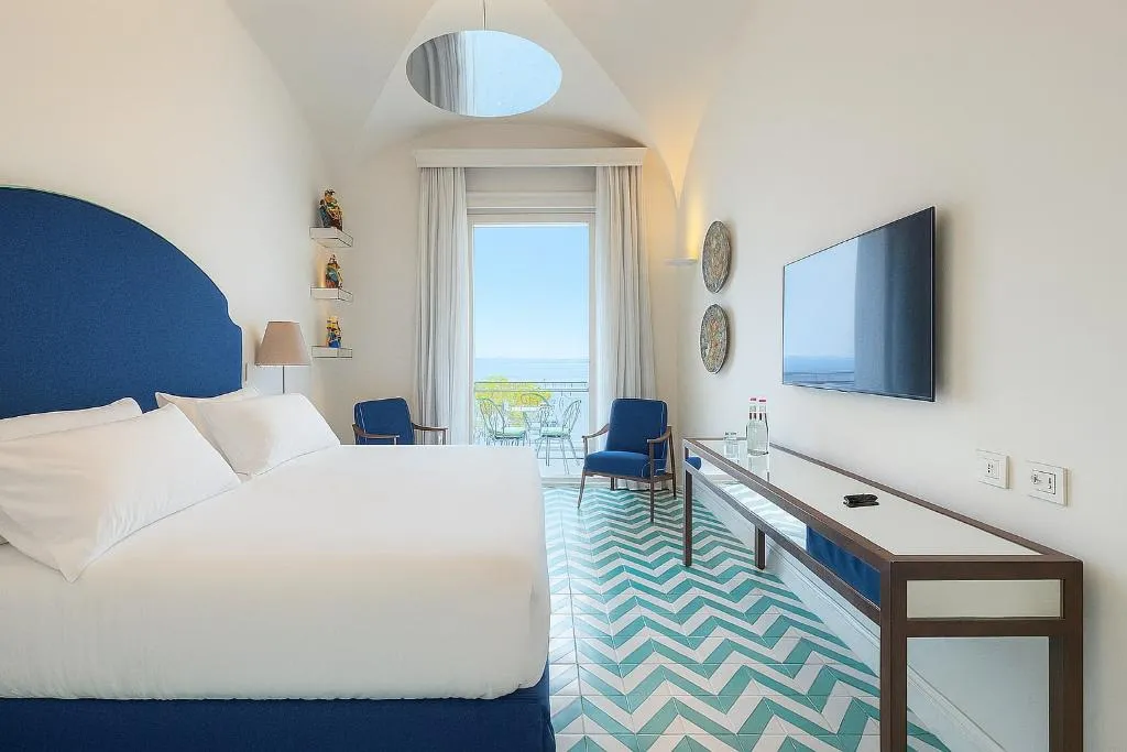 Room SEA VIEW Room, Grand Hotel Europa Palace, Naples