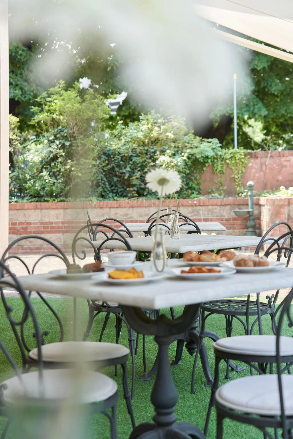 Bar, Cyrano, Milan