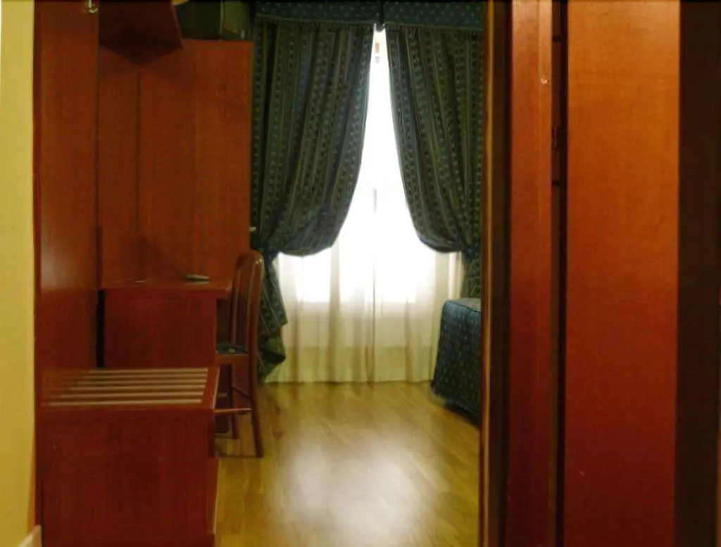 Room, Hotel Fenicia, Naples