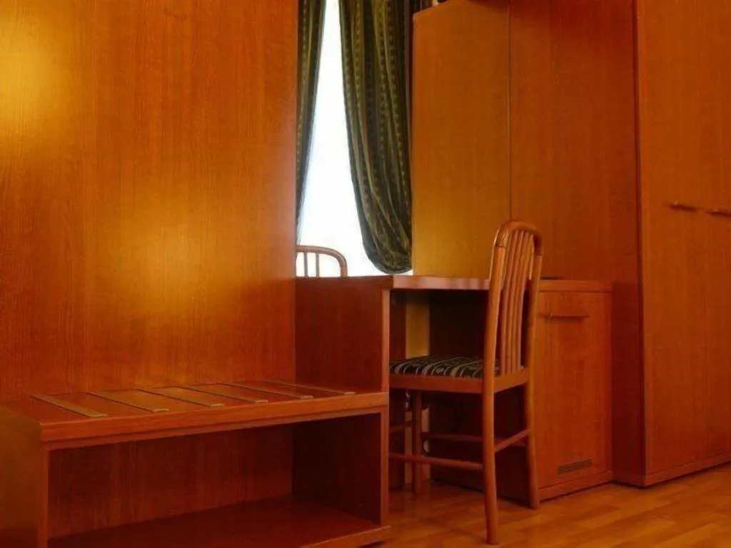 SINGLE STANDARD Room, Hotel Fenicia, Naples