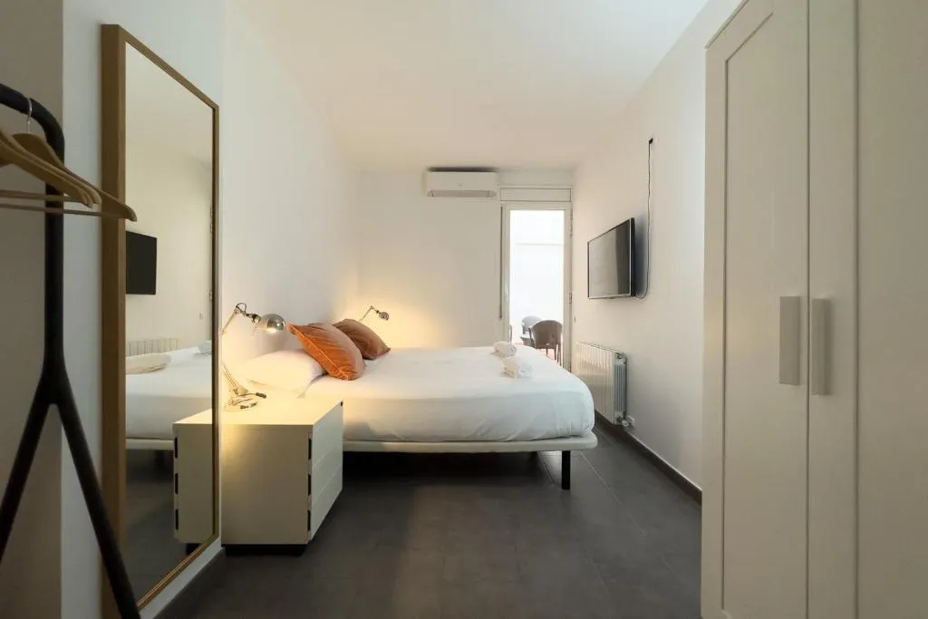 APARTMENT TWO BEDROOMS Room, Ainb Barcelona Sants Apartments, Barcelona