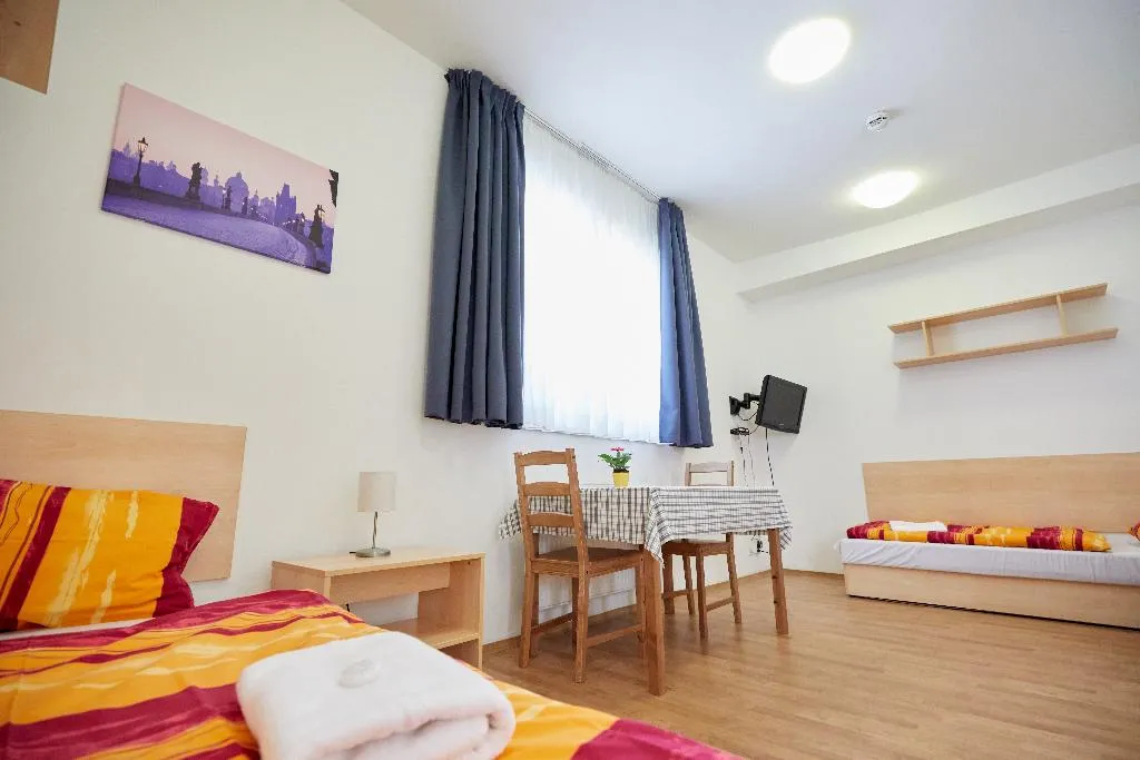 TWIN BASIC Room, University Hotel, Prague