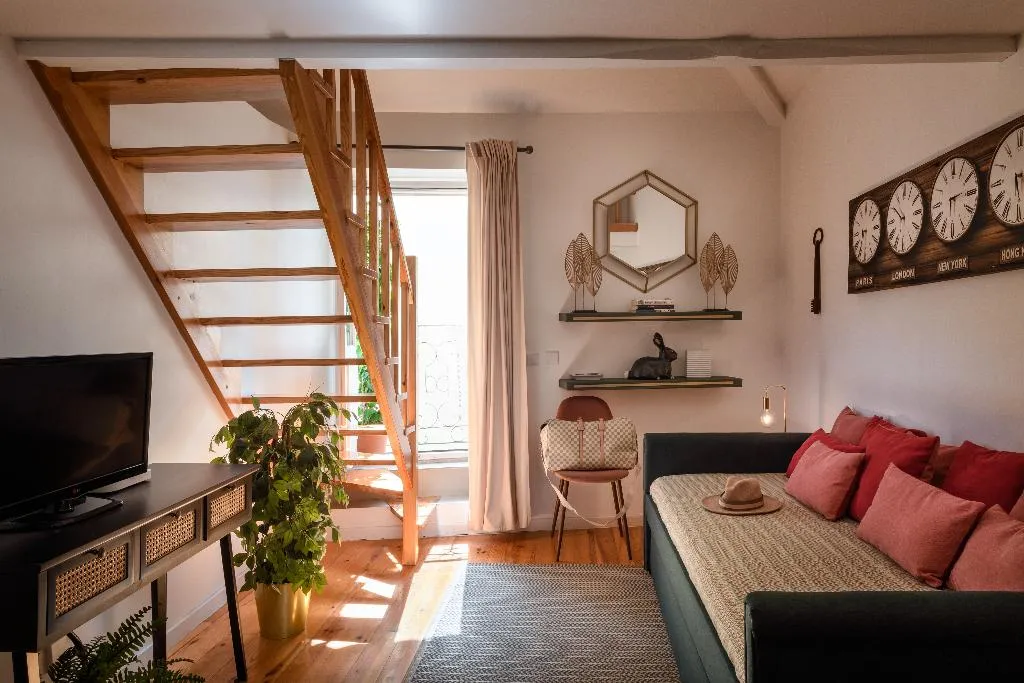 APARTMENT DUPLEX SUPERIOR Room, Alfama Yellow House, Lisbon
