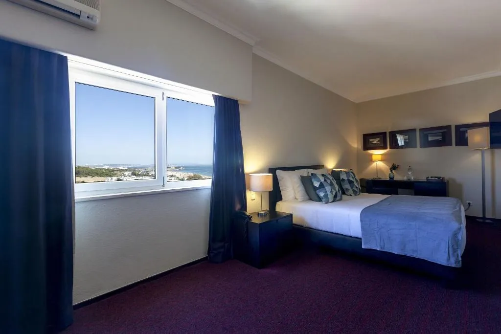 SINGLE SUPERIOR WITH VIEWS Room, Carcavelos Beach Hotel, Lisbon