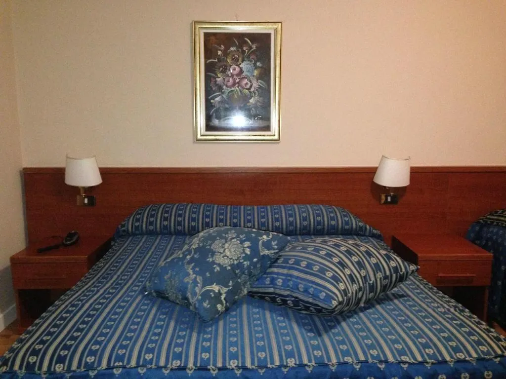 Room, Hotel Fenicia, Naples