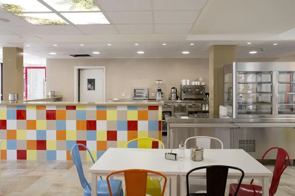 Restaurant, Funway Academic Resort, Madrid
